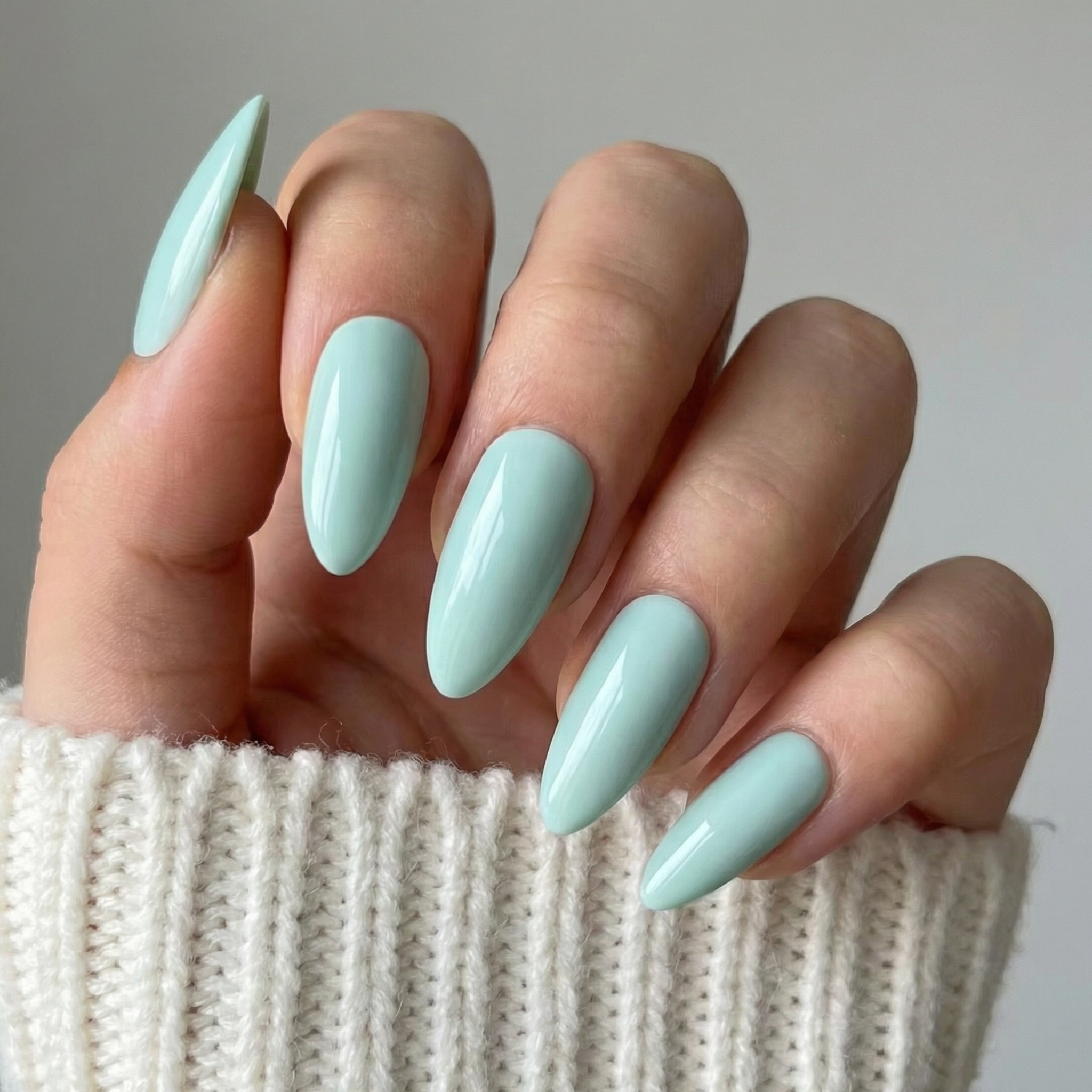 Mint To Be Long Almond